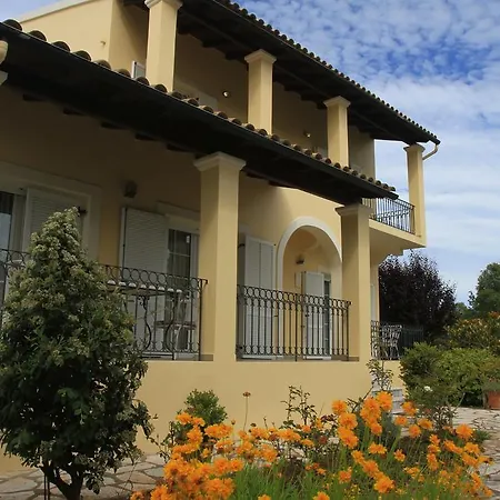 Holiday home Georgina Sinarades